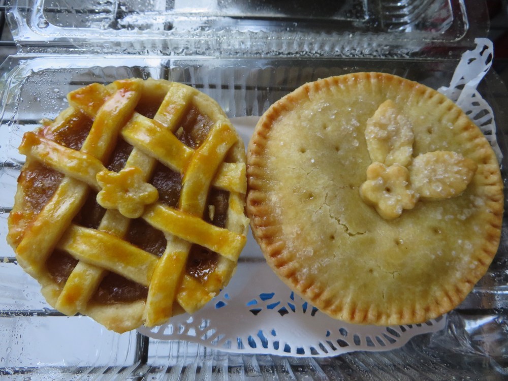 Apple Pie & pineappelPie 