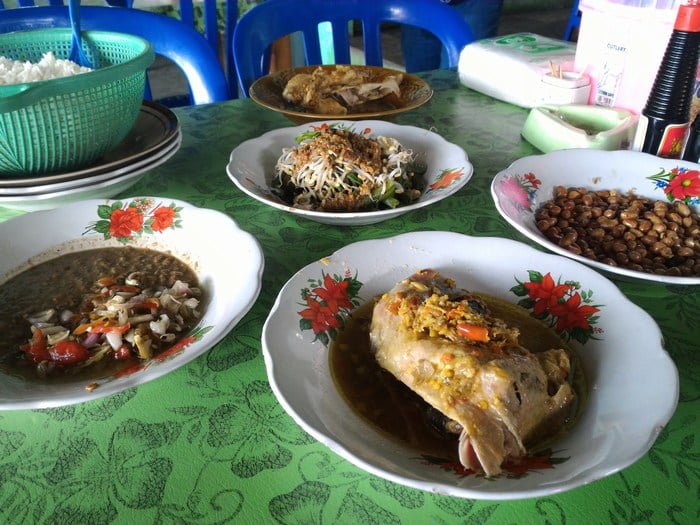 Kuliner Khas Bali Ayam Betutu Men Tempeh Gilimanuk