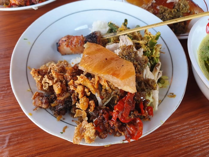 Kuliner Khas Bali Nasi Babi guling pak dobil nusa dua