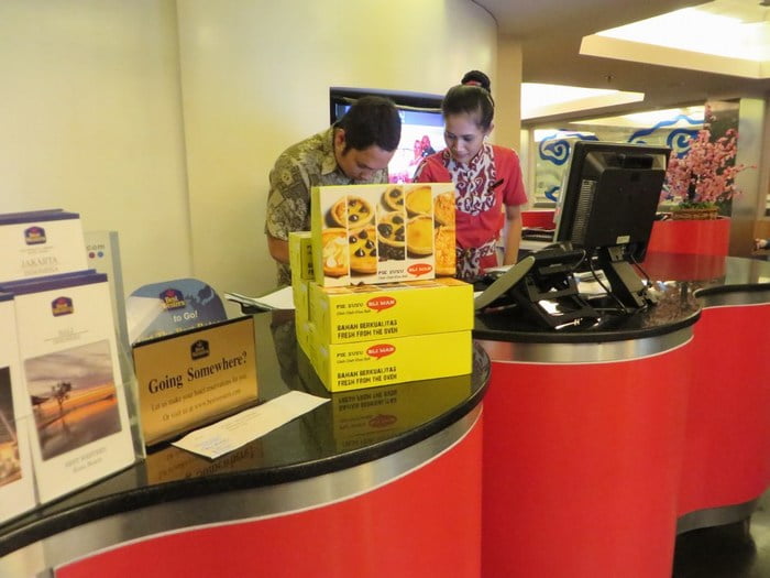 Pie Bali Bli Man Delivery Ke Hotel 